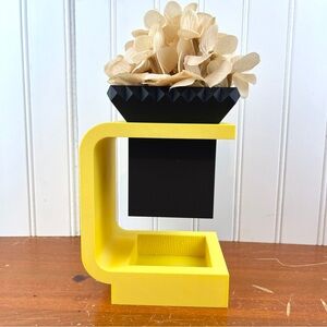 The Daka Planter, Planter with Stand, Indoor Flower Pot, Succulent